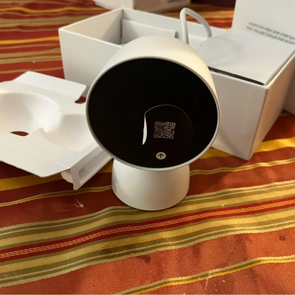 Google Nest Cam Indoor Wired - Sleek White Design